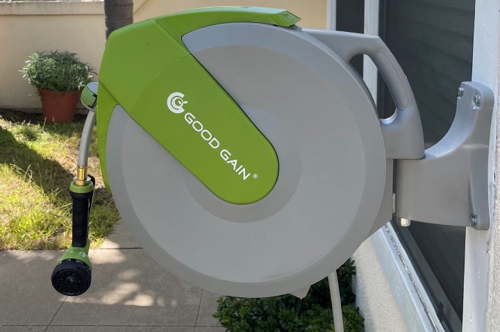 Using the high quality garden hose reel from G Good Gain