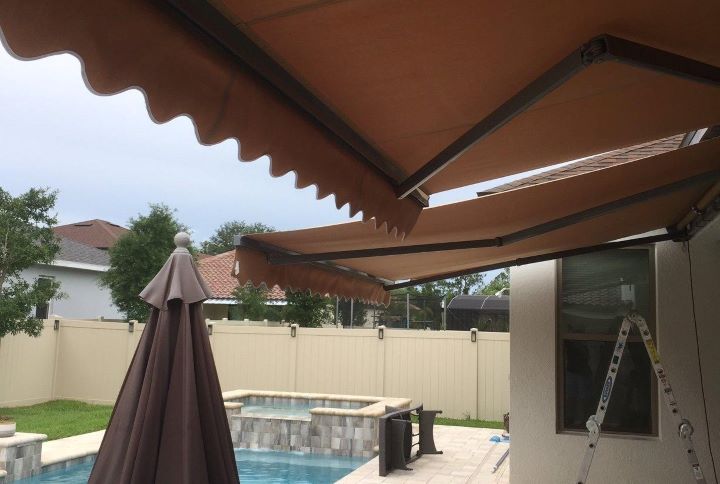 Using the classic patio awning from Advaning