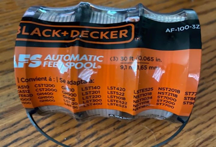 Using the 30-foot trimmer line from Black Decker